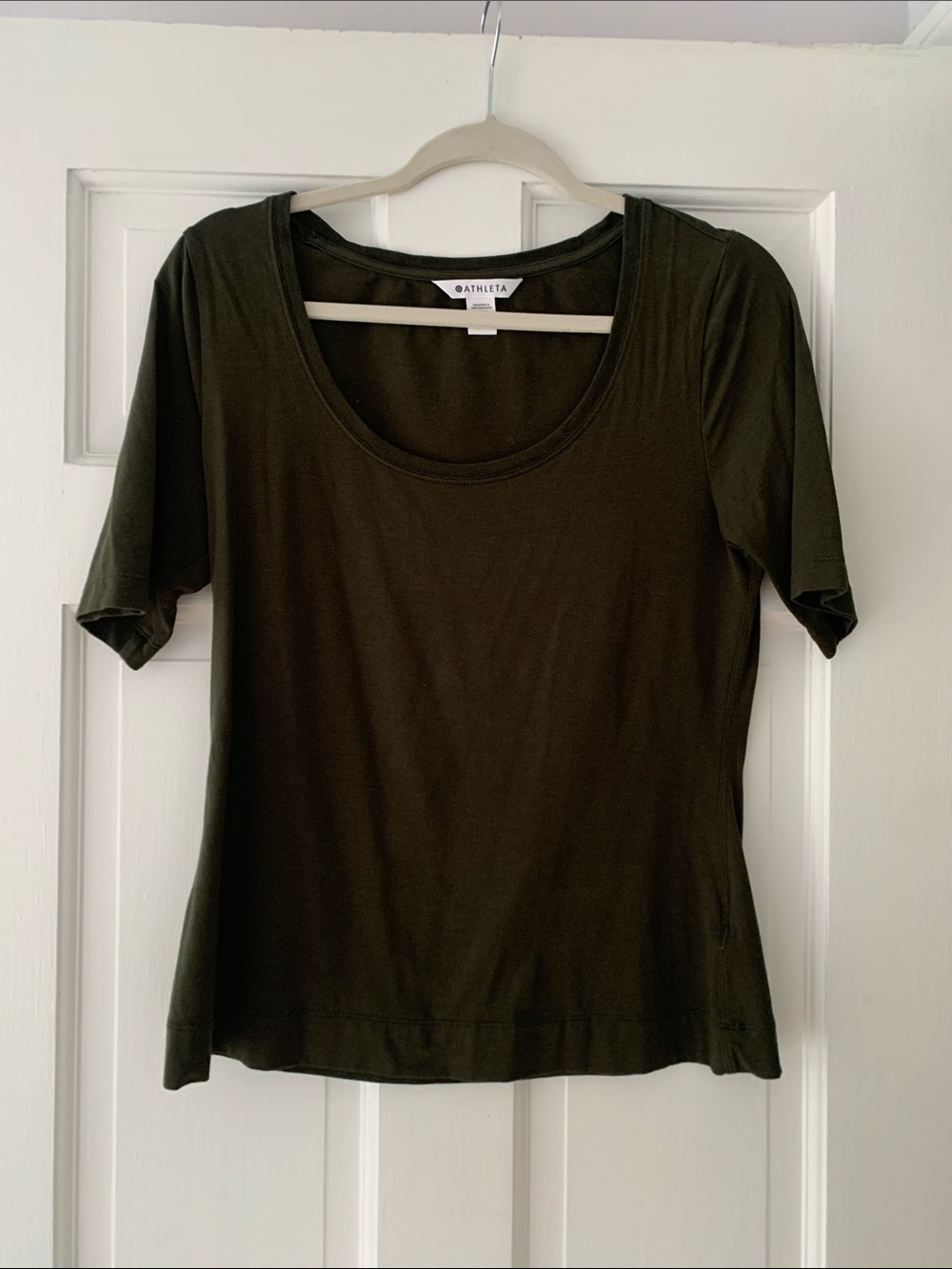 Athleta Outbound Scoop Tee- size M